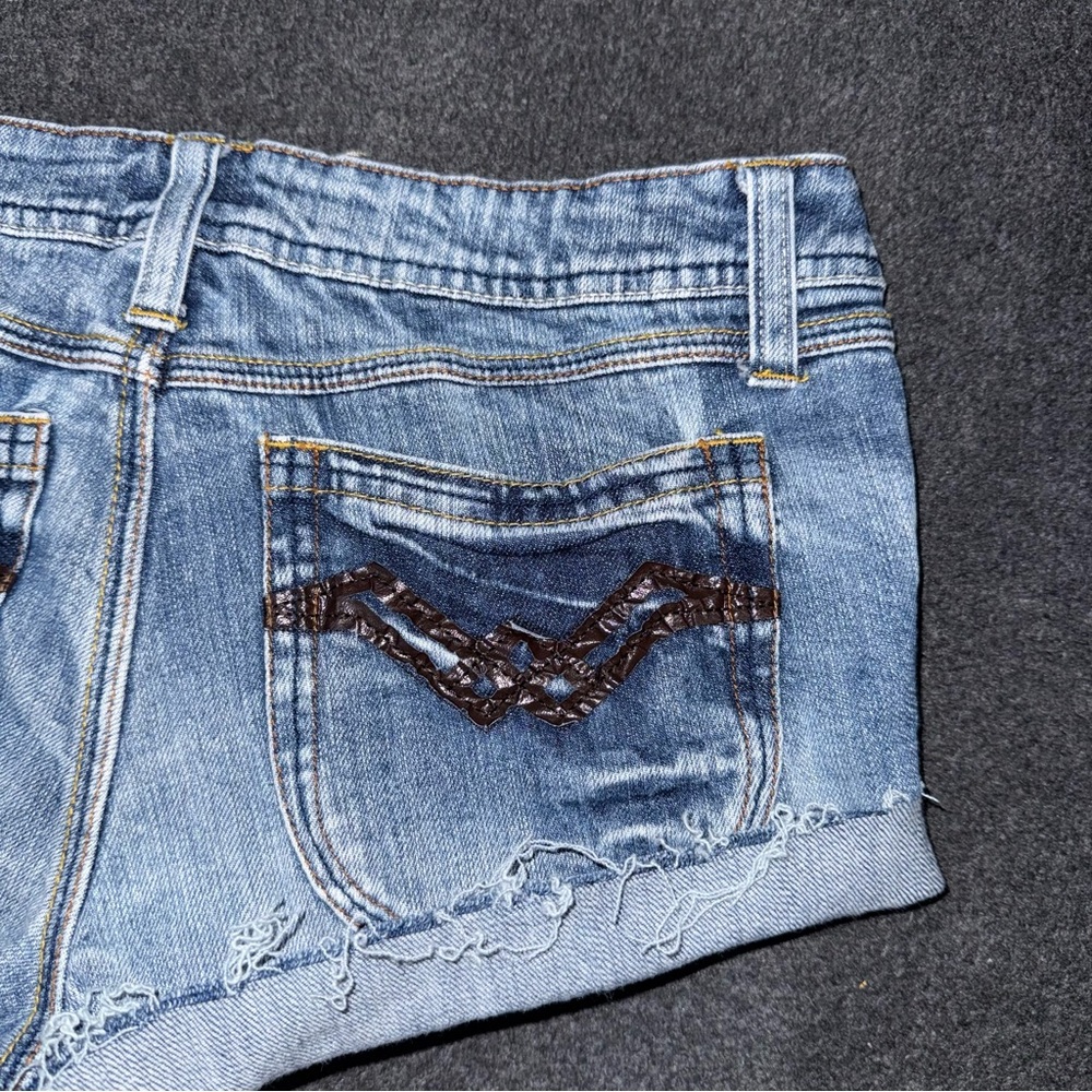VTG Y2K No Boundaries Low Rise Micro Mini Jeans Shorts Sz 27 Grunge Preppy Denim - Picture 3 of 6